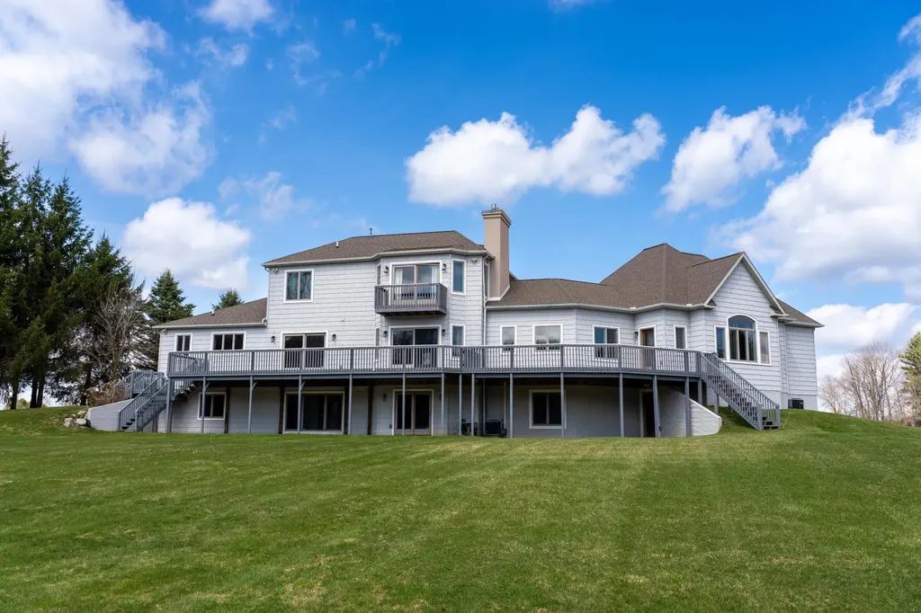 3195 S Rolland Road Broomfield Township MI 49340