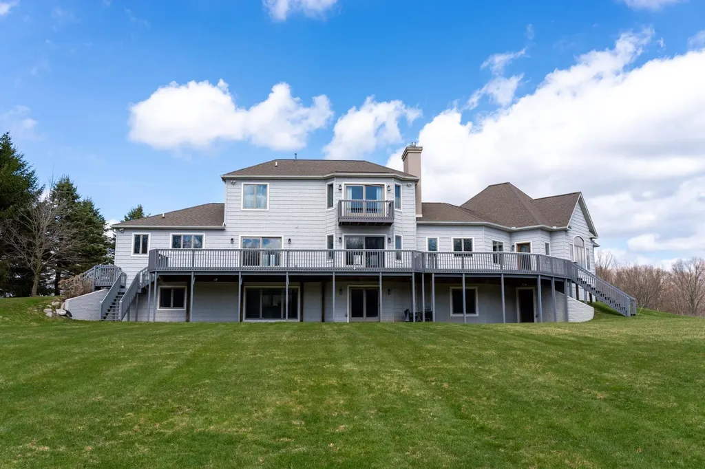 3195 S Rolland Road Broomfield Township MI 49340