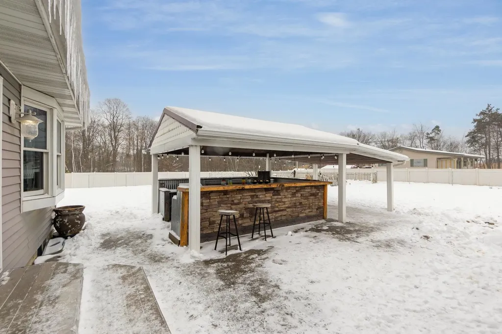 288 30th Avenue Millbrook Township MI 48886