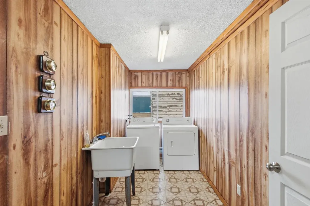430 Bridge Avenue Alma City MI 48801