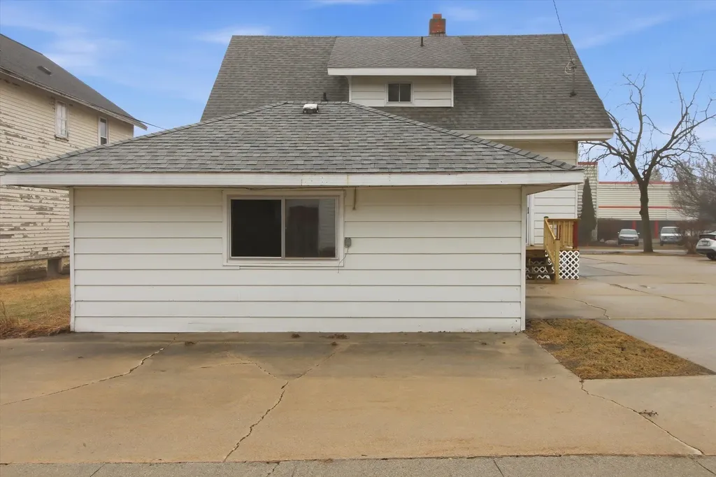 430 Bridge Avenue Alma City MI 48801