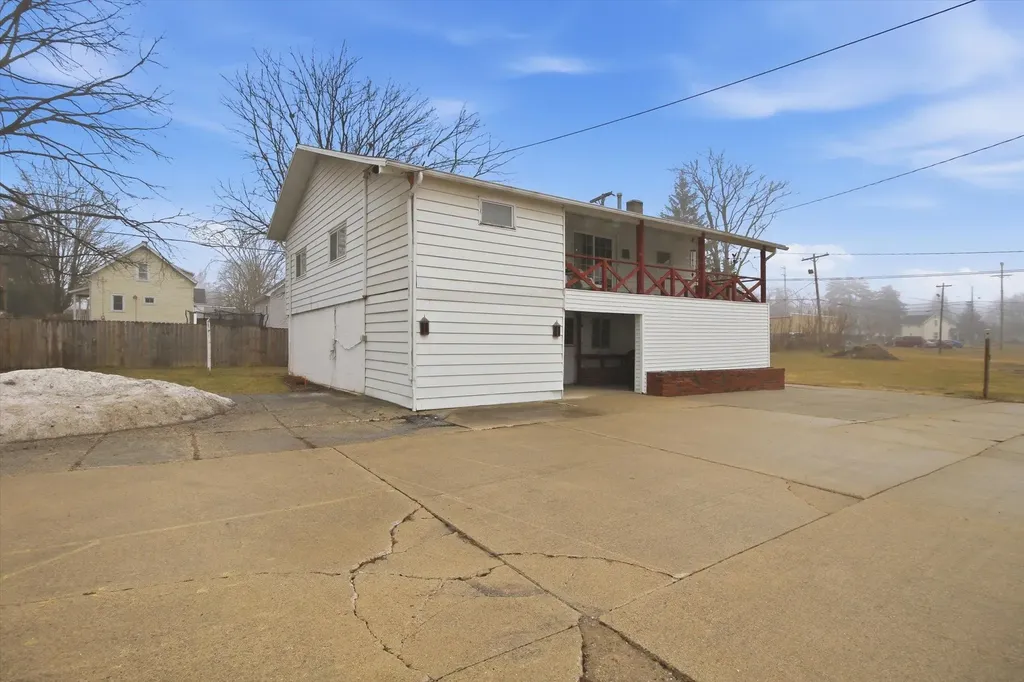 430 Bridge Avenue Alma City MI 48801