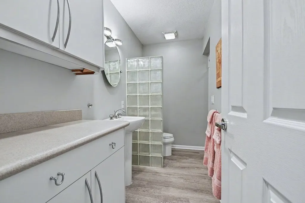 5620 W Spring Knoll Drive Monitor Charter Township MI 48706