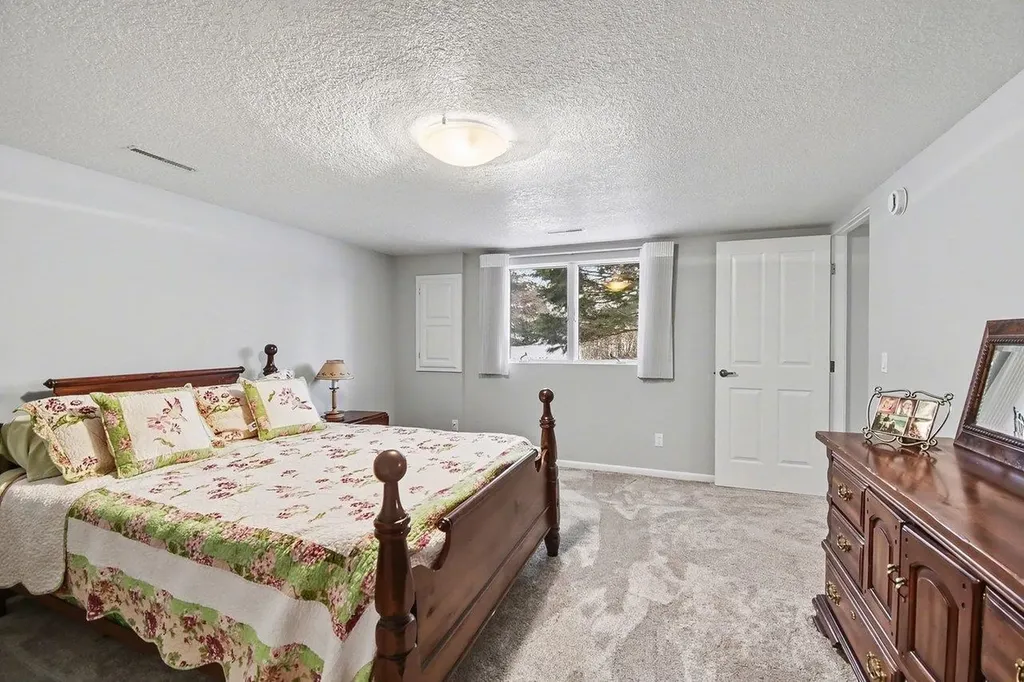 5620 W Spring Knoll Drive Monitor Charter Township MI 48706