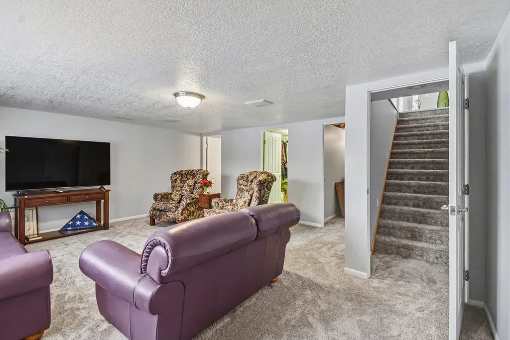 5620 W Spring Knoll Drive Monitor Charter Township MI 48706