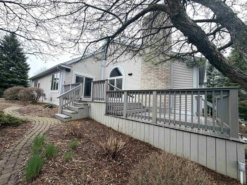 5620 W Spring Knoll Drive Monitor Charter Township MI 48706