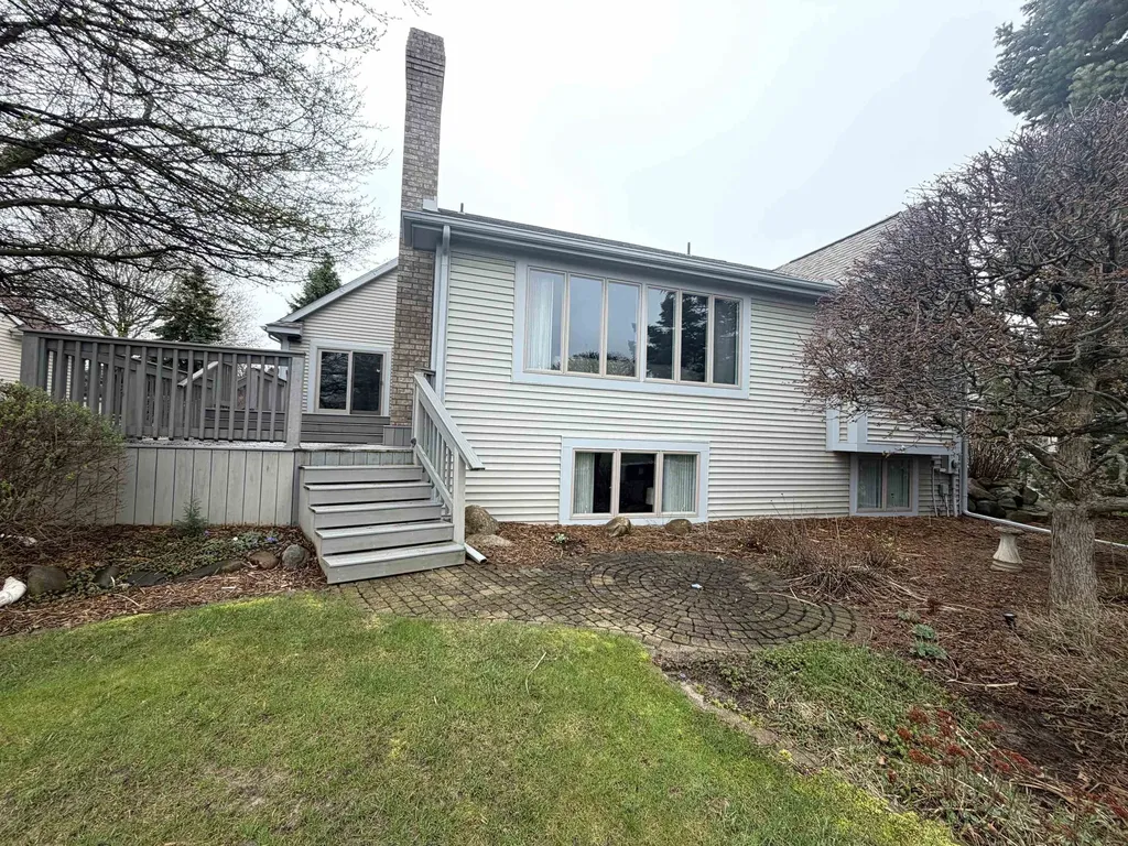 5620 W Spring Knoll Drive Monitor Charter Township MI 48706