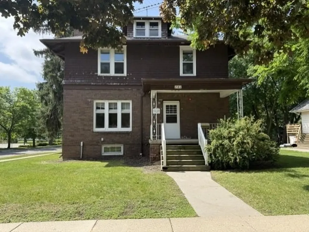 701 W Center Street Alma City MI 48801