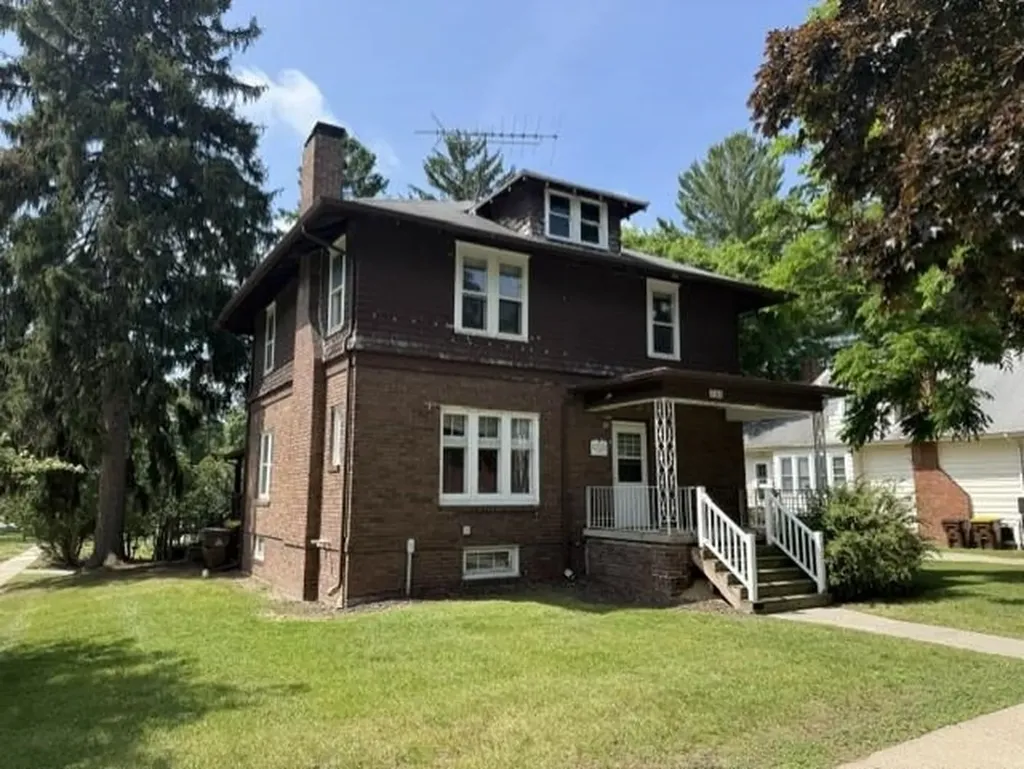 701 W Center Street Alma City MI 48801