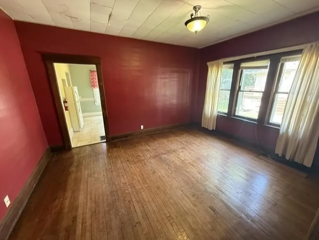 701 W Center Street Alma City MI 48801