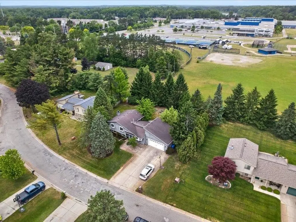 1505 Commerce Pines Drive Unknown City MI 48390