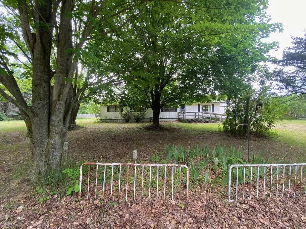 1961 Country Lane Nottawa Township MI 48893
