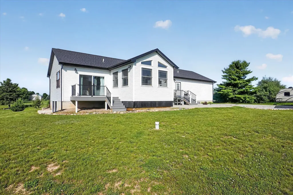 11095 Sundog Trail Fulton Township MI 48871