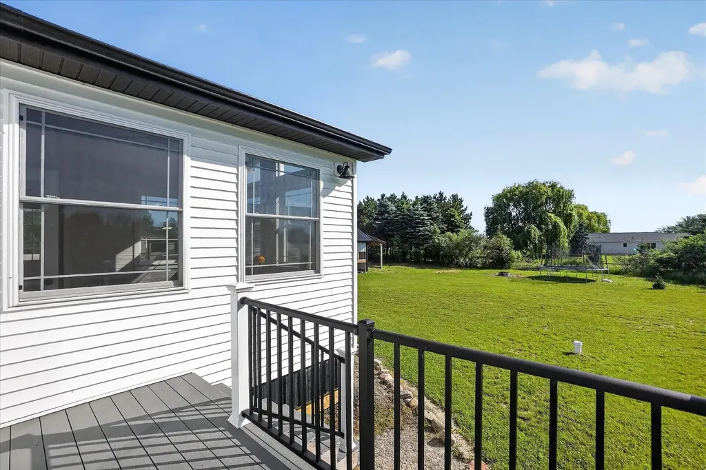11095 Sundog Trail Fulton Township MI 48871