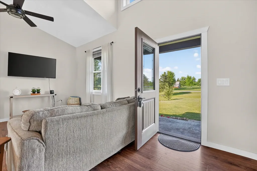 11095 Sundog Trail Fulton Township MI 48871
