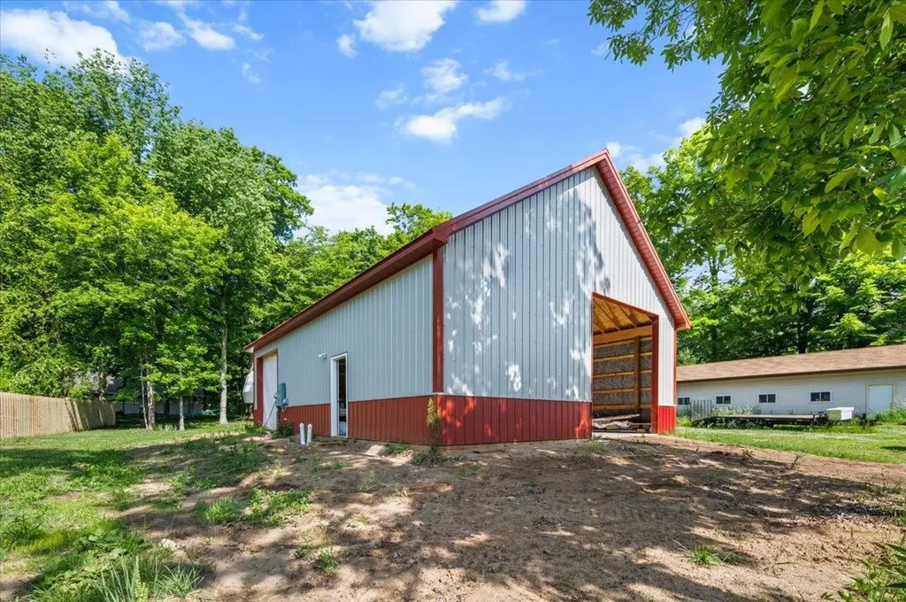 10234 Lakeside Drive Fulton Township MI 48871