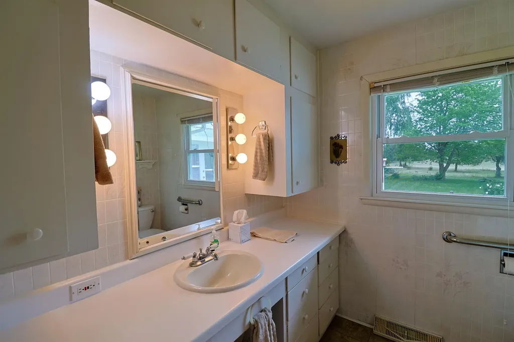 2480 W Baseline Road Nottawa Township MI 48858
