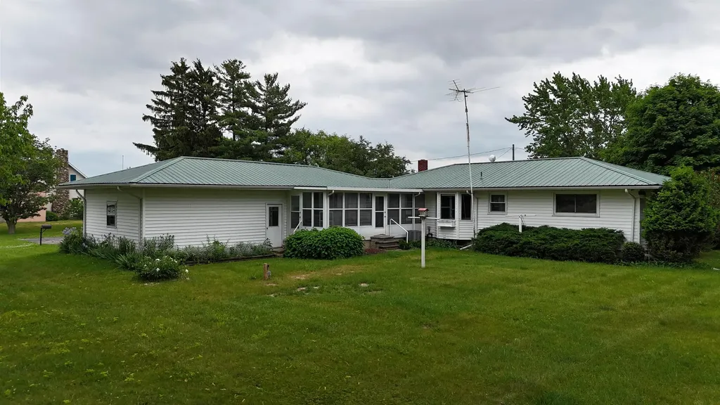 2480 W Baseline Road Nottawa Township MI 48858