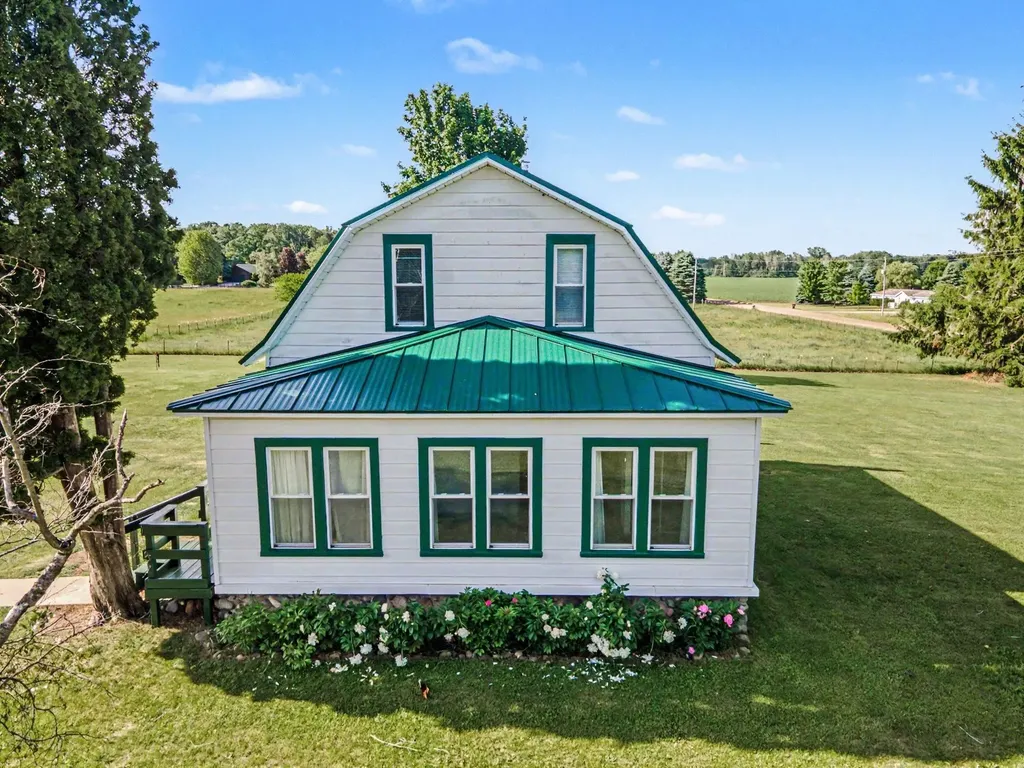 10981 Madison Road Seville Township MI 48832