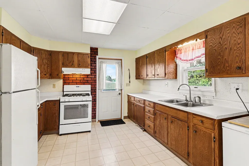 10981 Madison Road Seville Township MI 48832