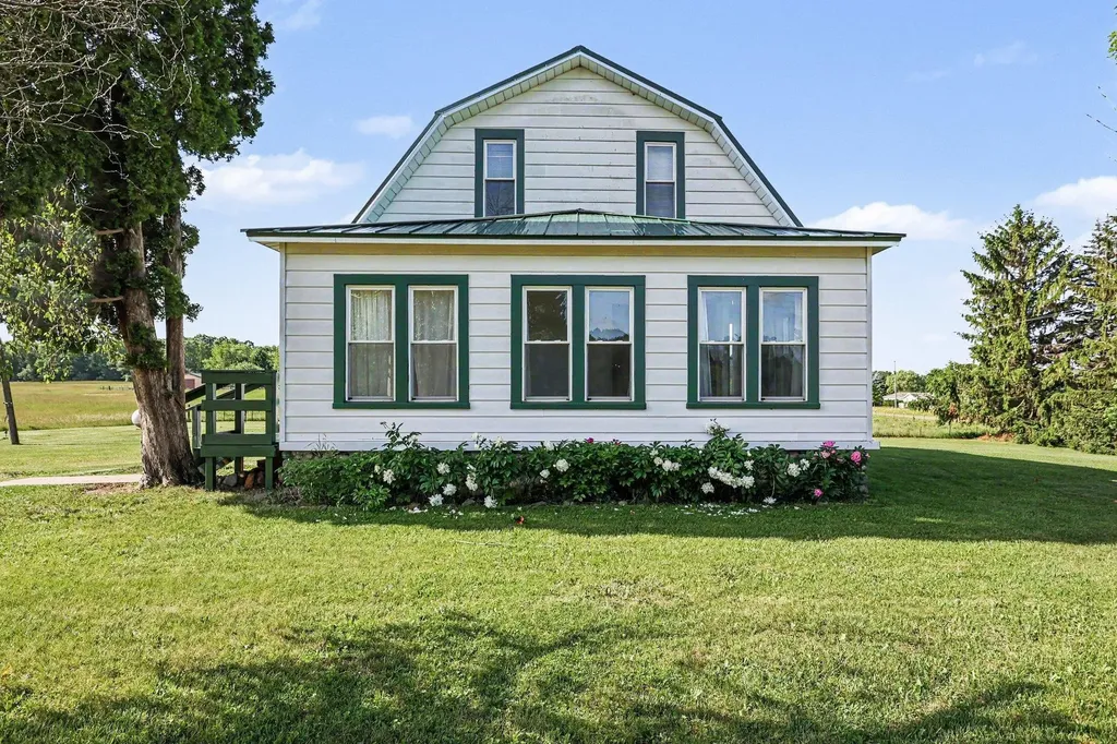 10981 Madison Road Seville Township MI 48832