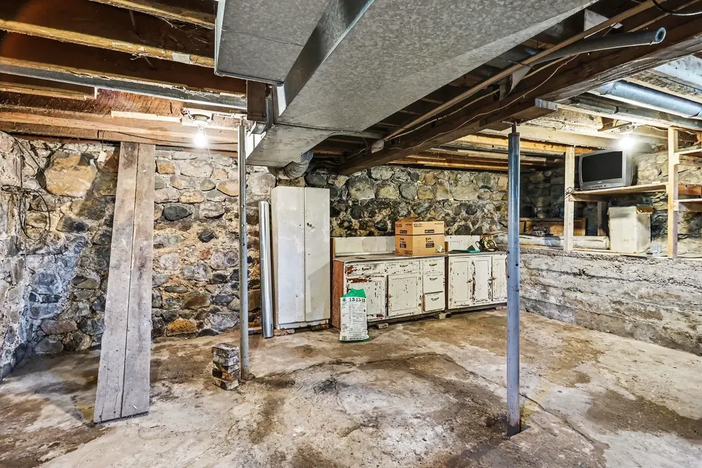 10981 Madison Road Seville Township MI 48832