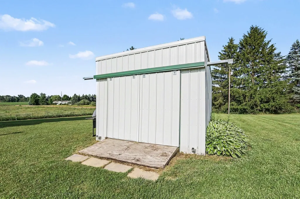 10981 Madison Road Seville Township MI 48832