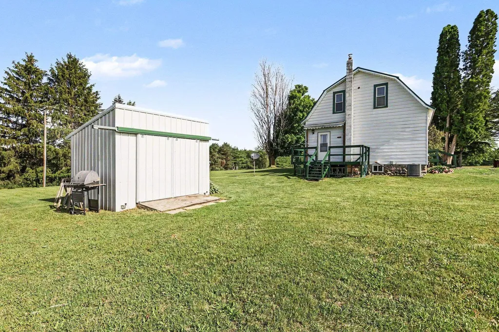 10981 Madison Road Seville Township MI 48832
