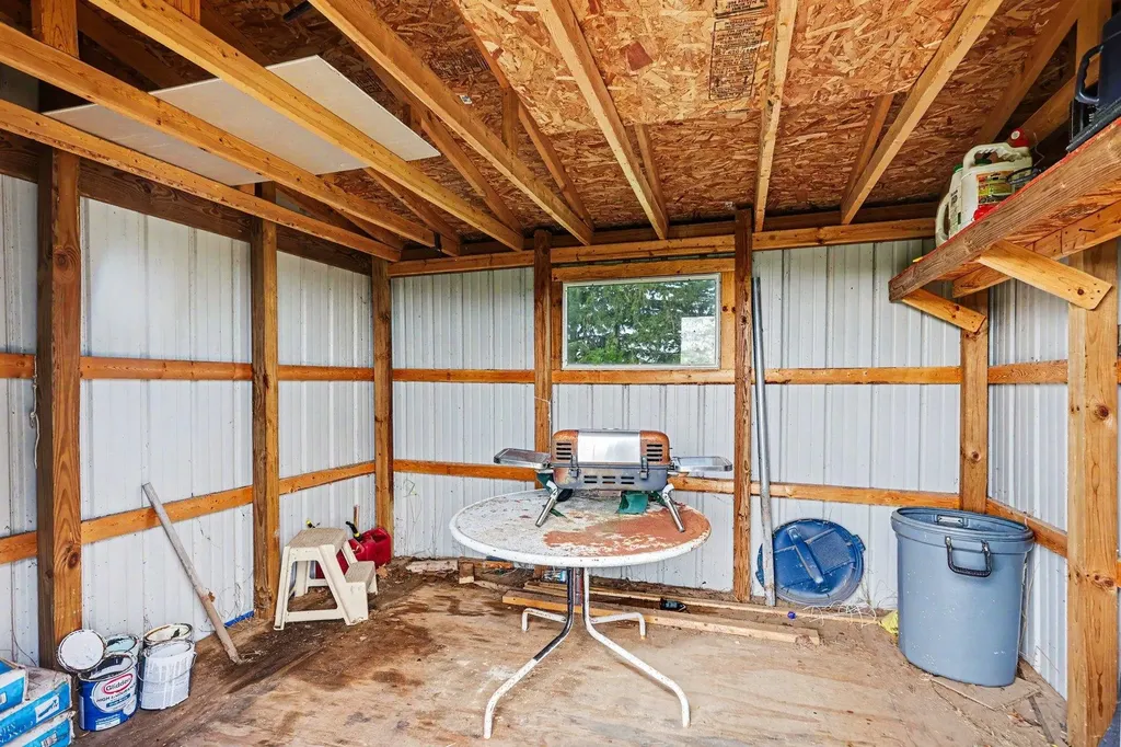 10981 Madison Road Seville Township MI 48832