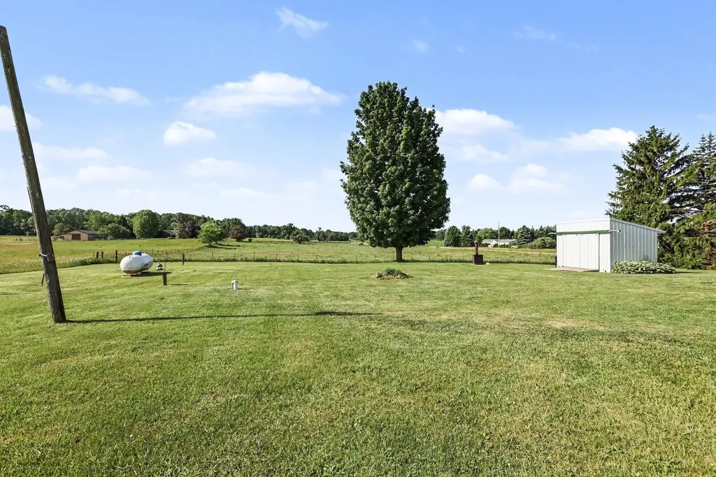 10981 Madison Road Seville Township MI 48832