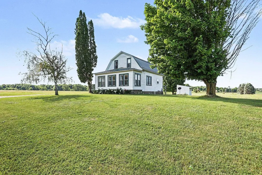 10981 Madison Road Seville Township MI 48832