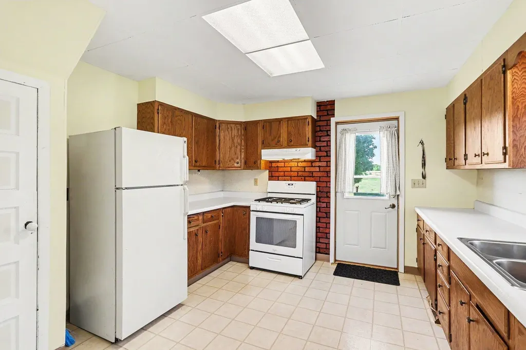 10981 Madison Road Seville Township MI 48832