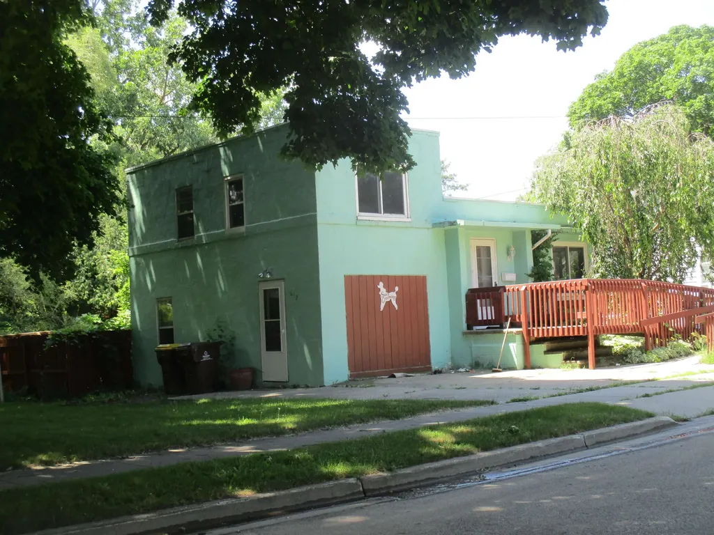 612 Liberty Street Alma City MI 48801