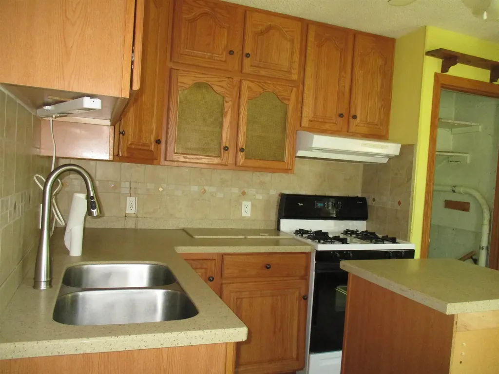 612 Liberty Street Alma City MI 48801