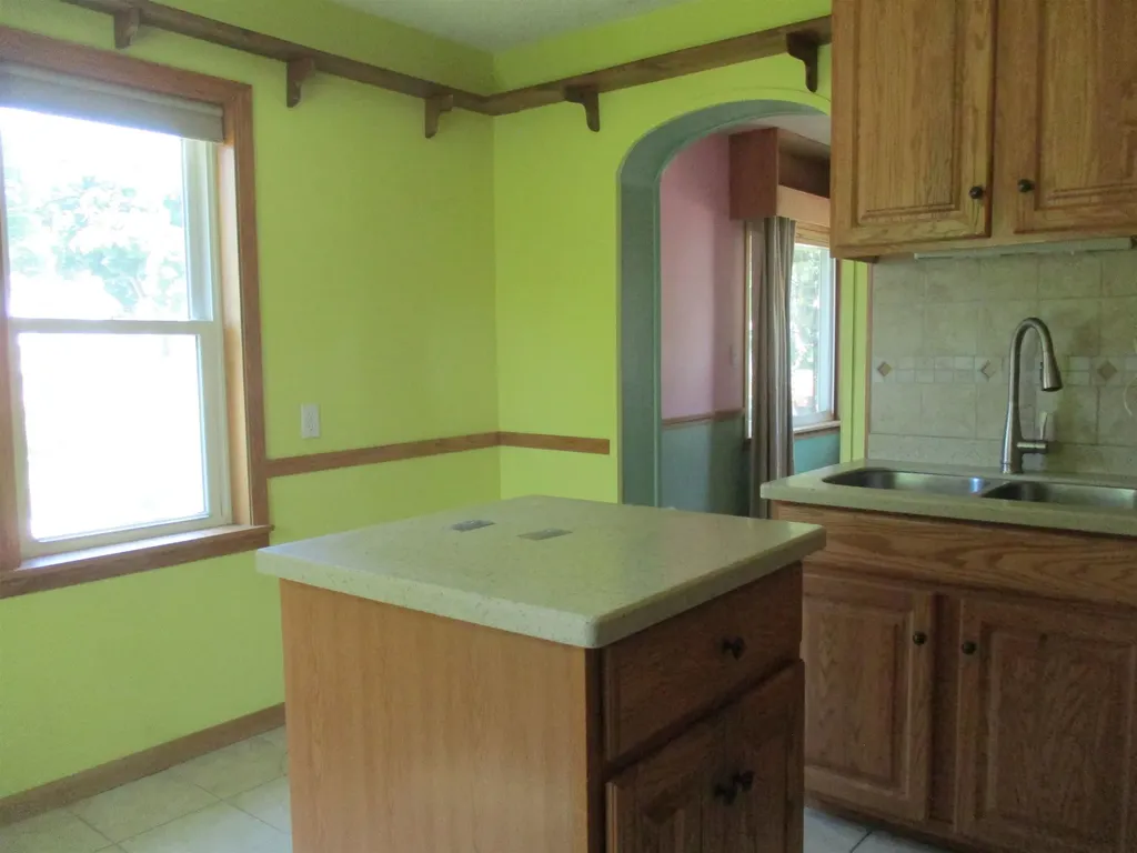 612 Liberty Street Alma City MI 48801