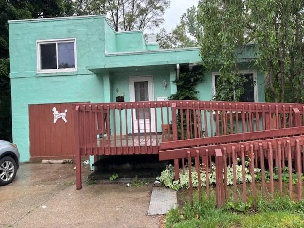 612 Liberty Street Alma City MI 48801