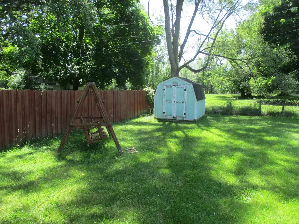 612 Liberty Street Alma City MI 48801