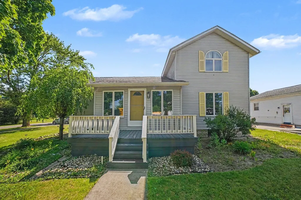 121 W Hazel Street St. Louis City MI 48880