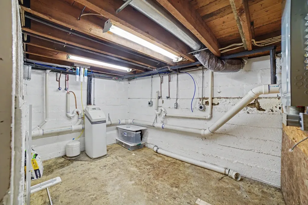 121 W Hazel Street St. Louis City MI 48880