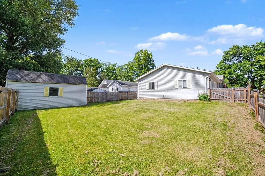 121 W Hazel Street St. Louis City MI 48880