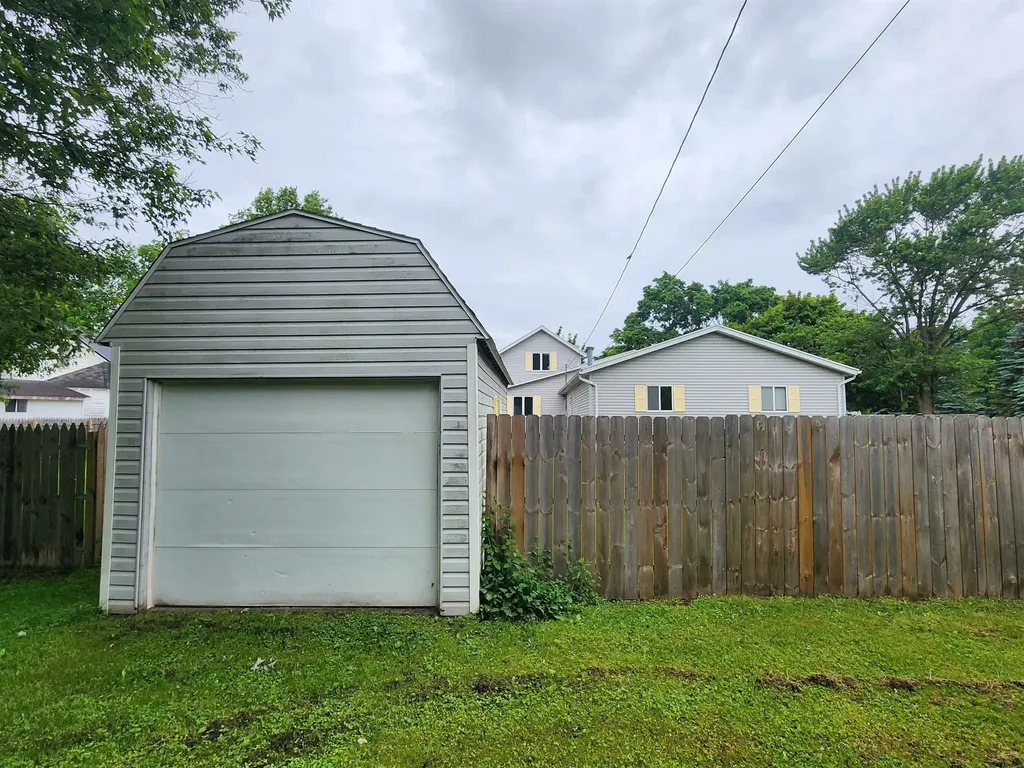 121 W Hazel Street St. Louis City MI 48880