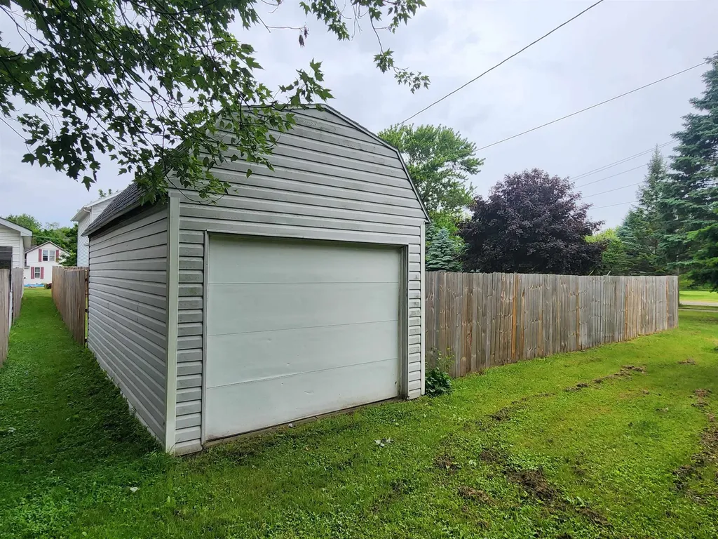 121 W Hazel Street St. Louis City MI 48880