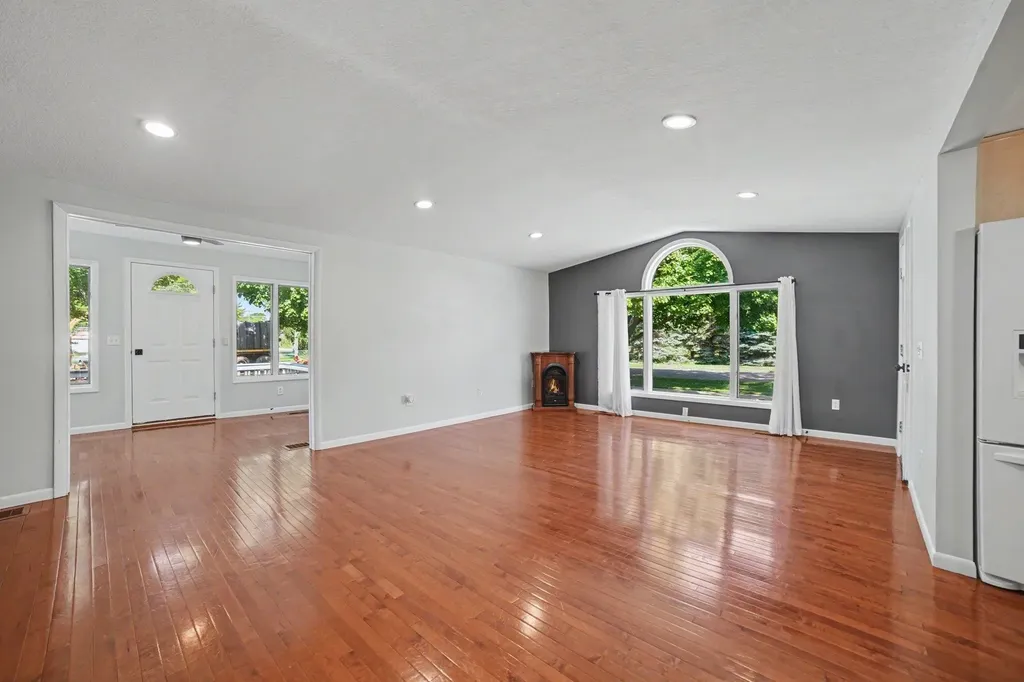 121 W Hazel Street St. Louis City MI 48880