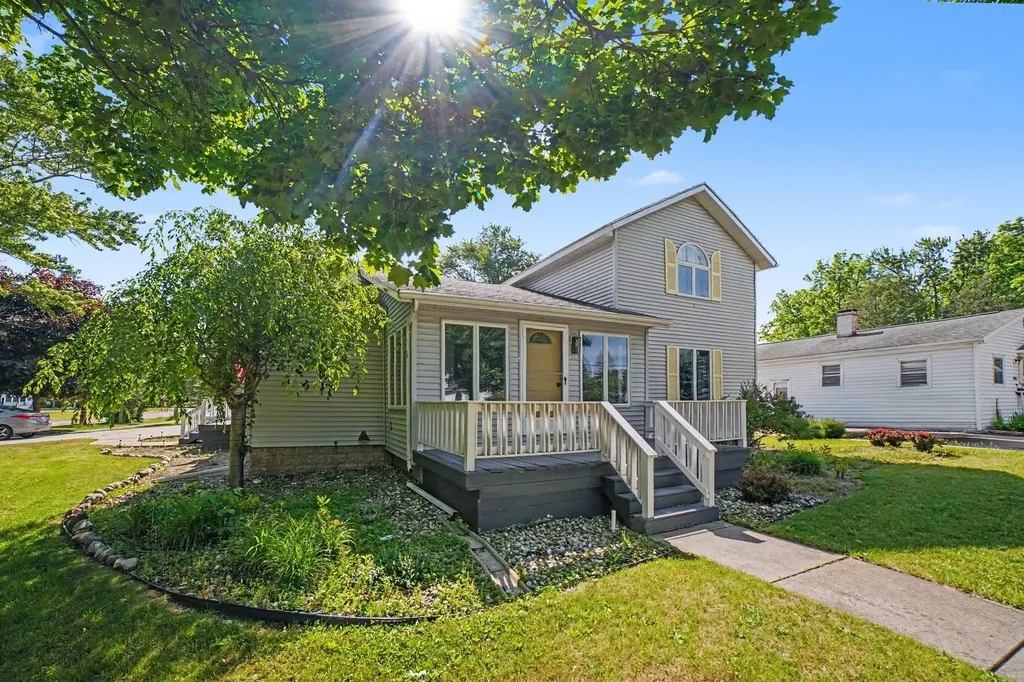 121 W Hazel Street St. Louis City MI 48880