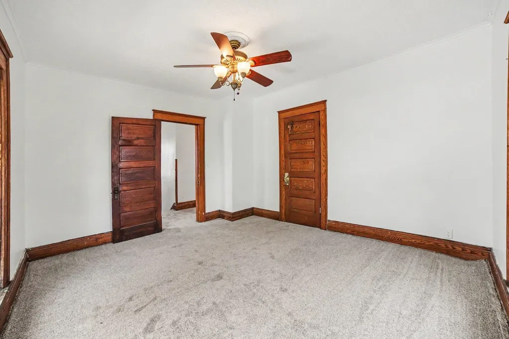 236 E Center Street Alma City MI 48801