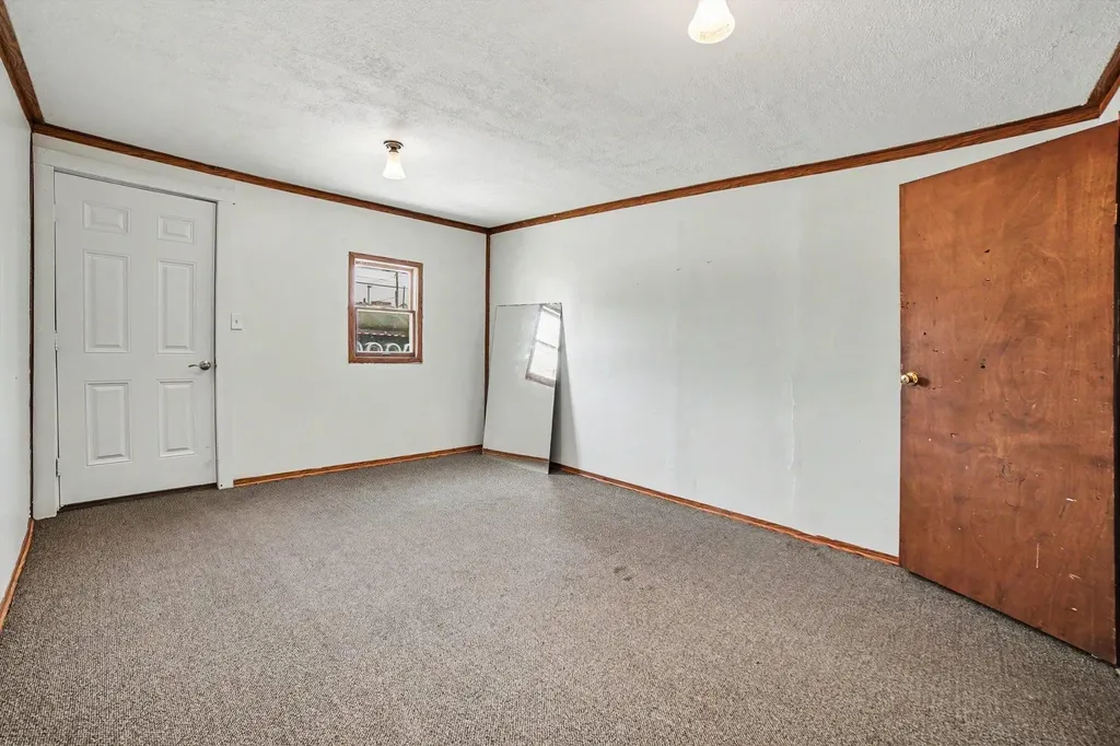 236 E Center Street Alma City MI 48801