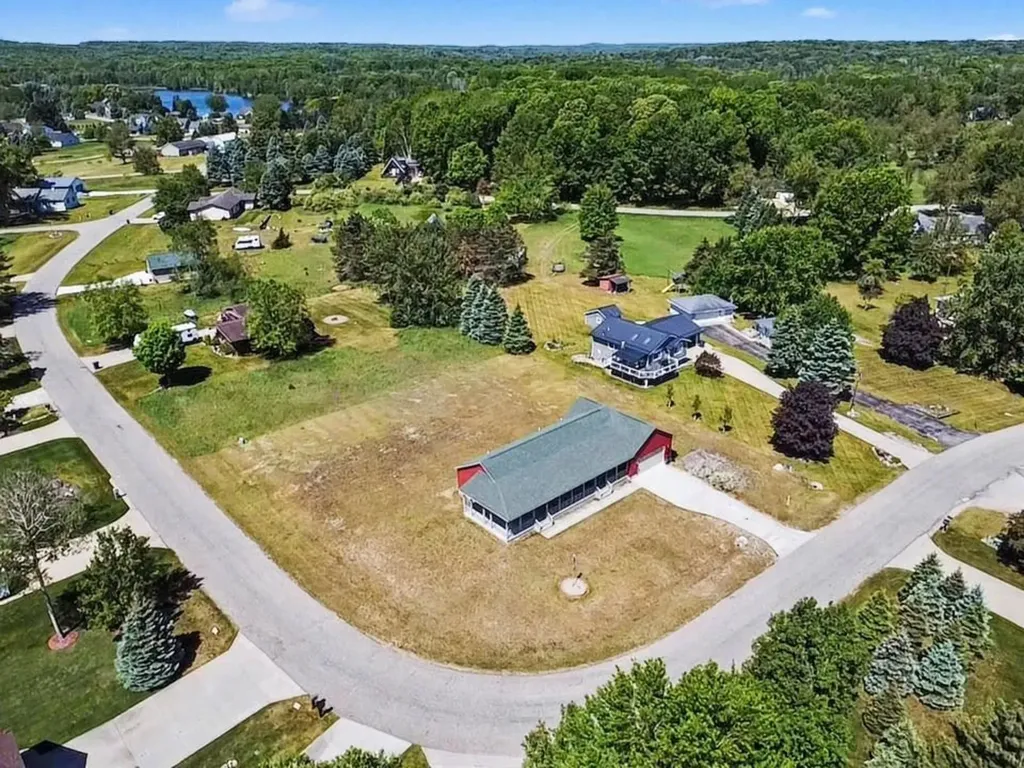 1020 Essex Drive Broomfield Township MI 48893