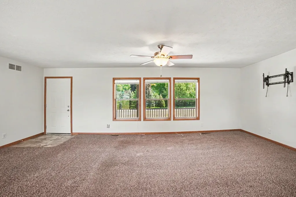 1020 Essex Drive Broomfield Township MI 48893
