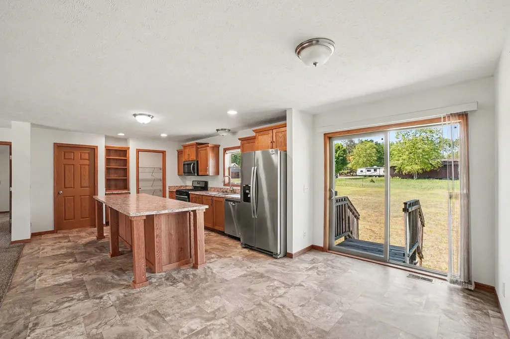 1020 Essex Drive Broomfield Township MI 48893