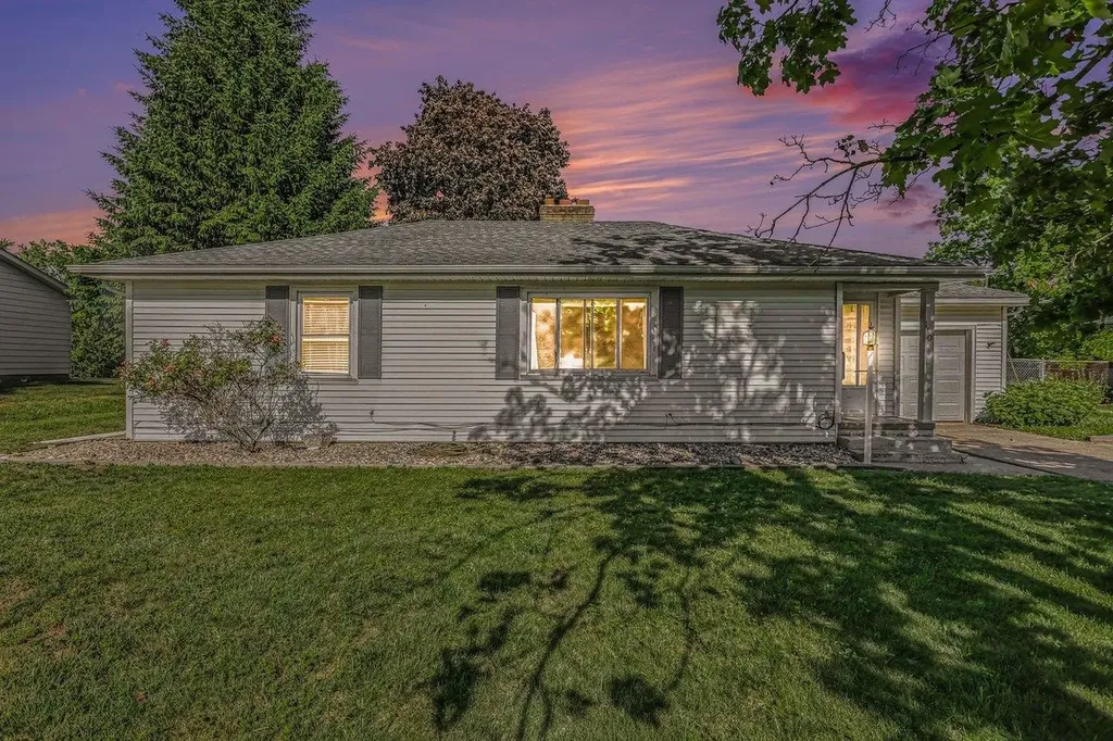 1109 Pacelli Street Saginaw Charter Township MI 48638